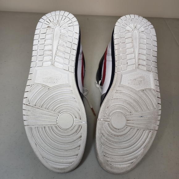 Jordan 1 Retro Olympic 2008 Authentic Collectible - Picture 7 of 9